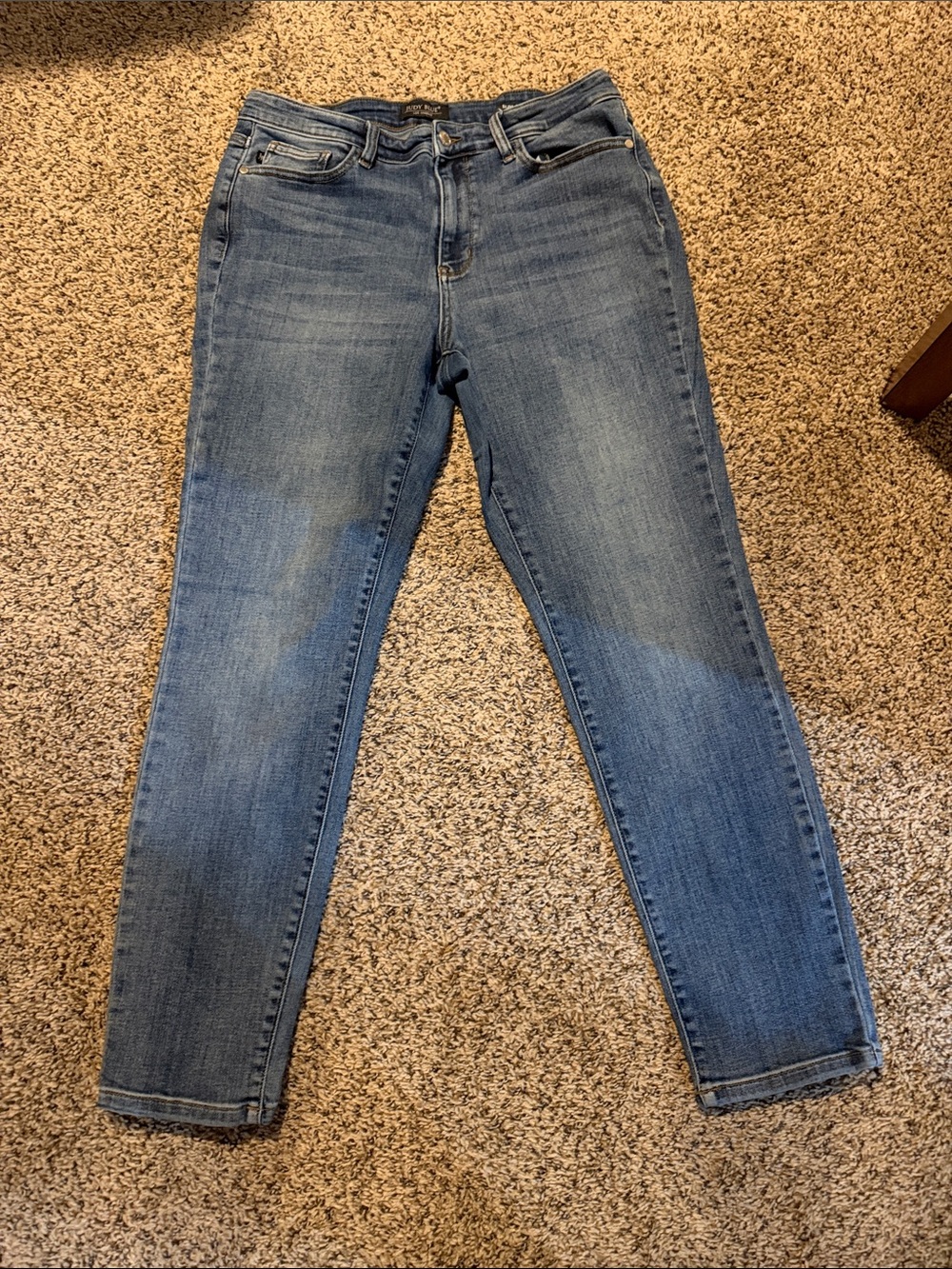 Judy Blue Straight Leg Jeans in Medium Blue Wash
